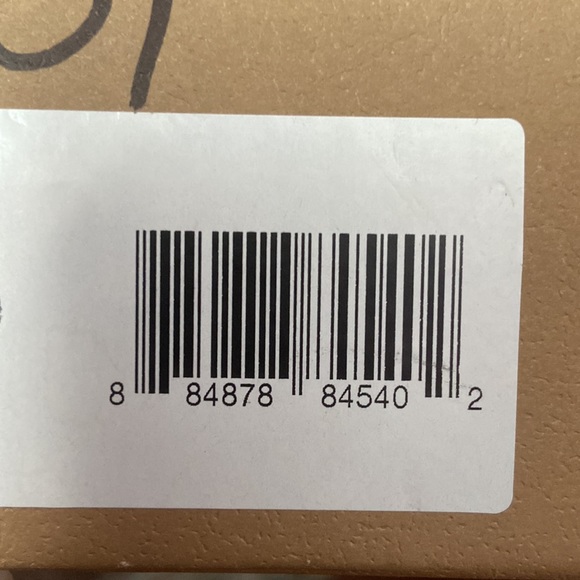 Brand new in box DESIGNER rabbit fur heeled booties - Picture 4 of 4